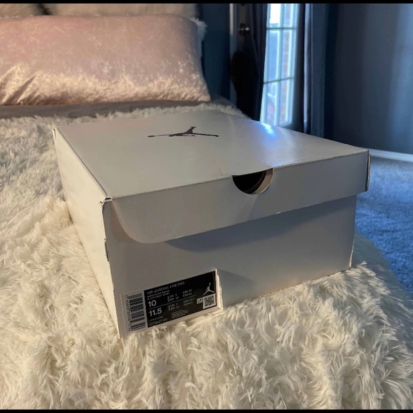 Jordan 4 metallic purple - Picture 4 of 4